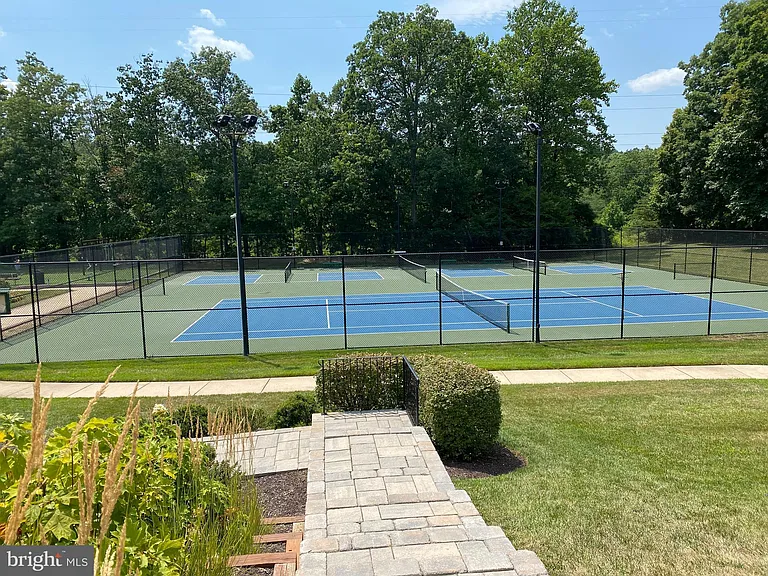 6635 Dunwich Way — Photo 34