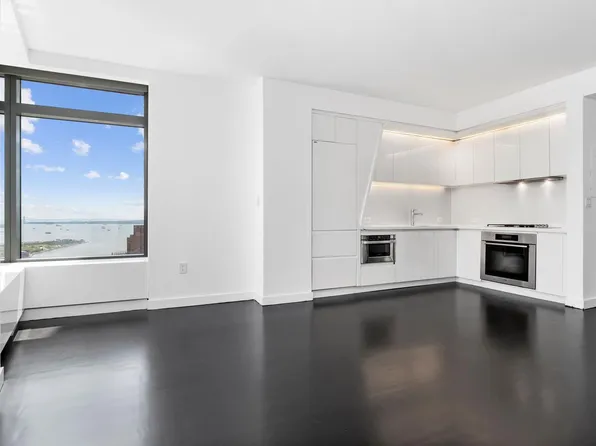 123 Washington Street image 10 of 12