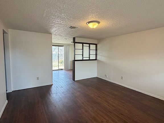 3rd image of 8511 S Drexel Pl
