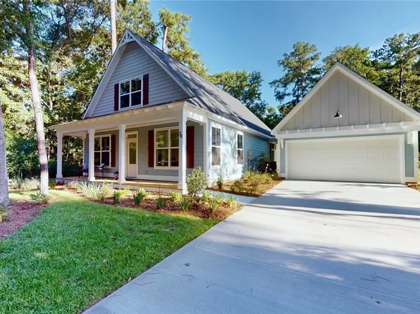 34 Faculty Dr, Beaufort, SC 29907