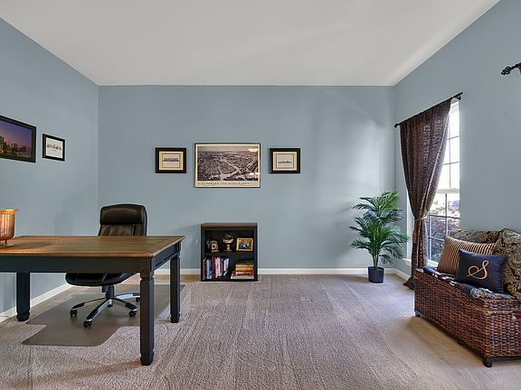 4th image of 6776 Oxford Ln