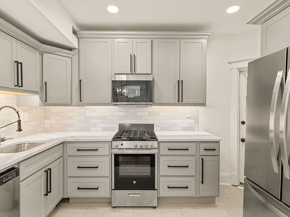 Remodeled kitchen.

Custom cabinets & hardware. 

Custom Onyx countertops.

Custom Zellige backsplash tiles. New sink & faucet.

New & upgraded stainless steel appliances.

Smart smoke & Carbon monooxide detector.

Upgraded electrical & brand new flooring