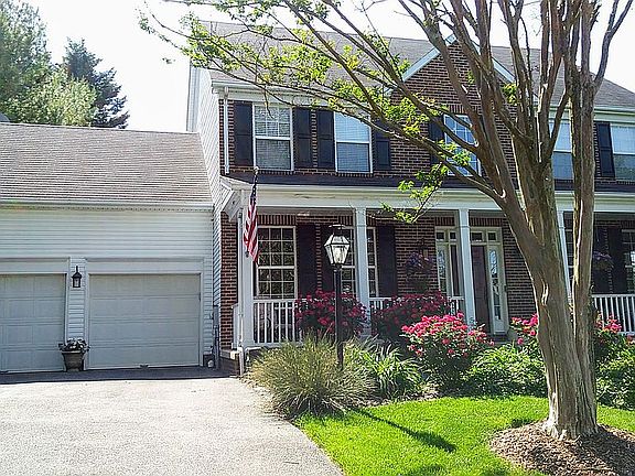 2nd image of 7016 Club House Cir
