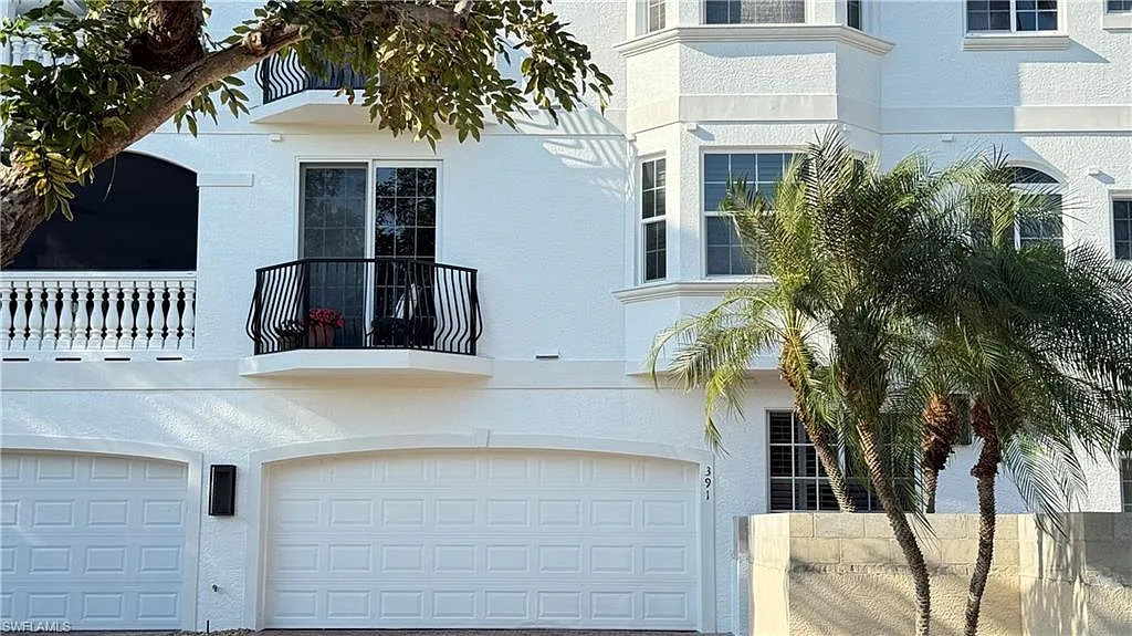 3 bed, 3.0 bath, 1850 sqft, $3,950 — Photo 1