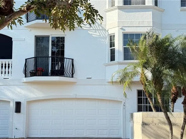 391 4th St S, Naples, FL 34102