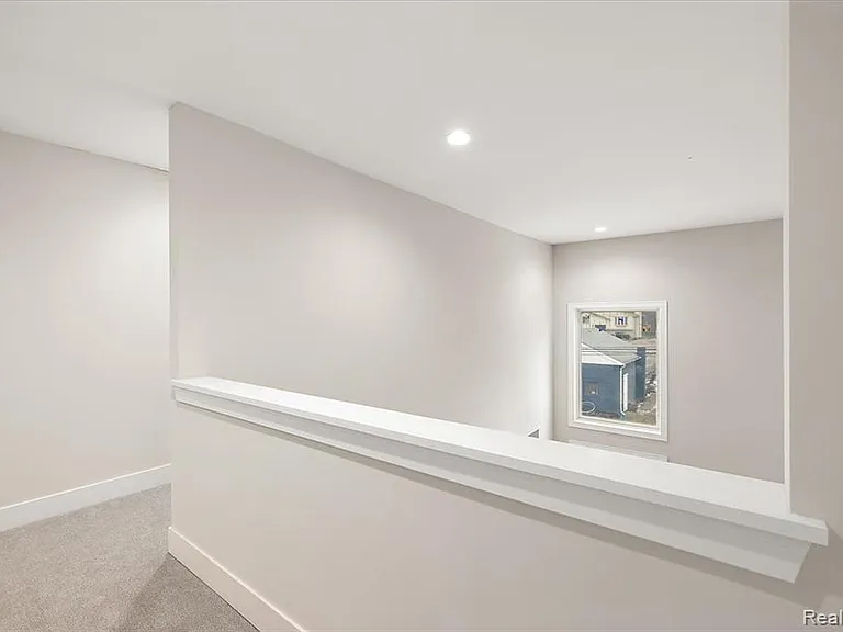 2921 Walsh Dr — Photo 25