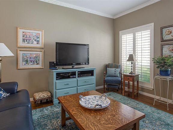 5th image of 4320 Bellaire Dr S APT 109