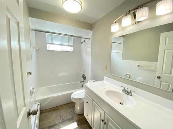 5th image of 37 Kenyon St APT 106