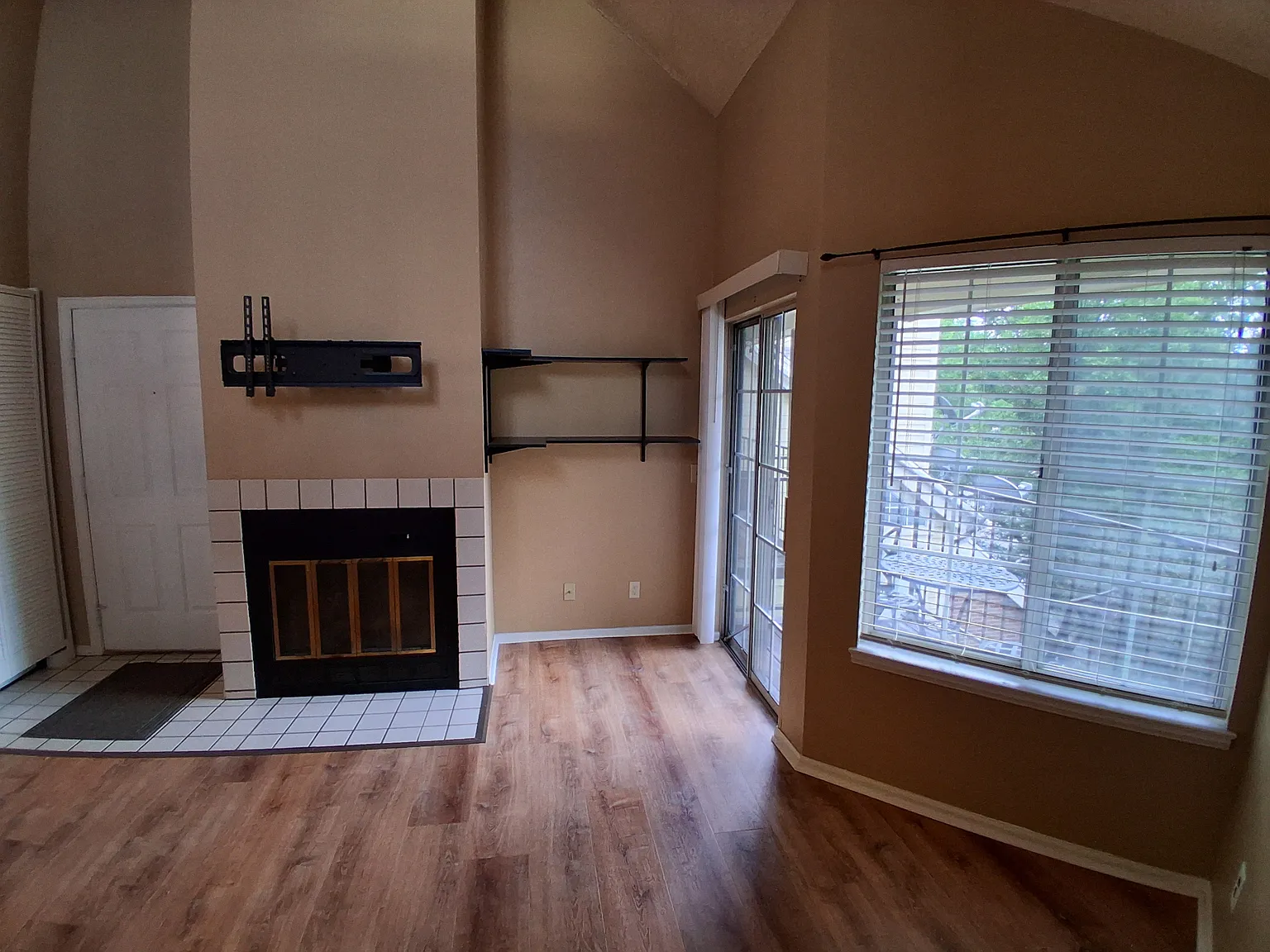 13744 E Lehigh Ave — Photo 3