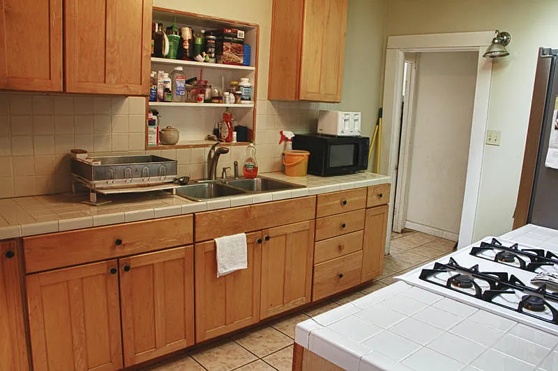 8 bed, 3112 sqft, $1,500 — Photo 4