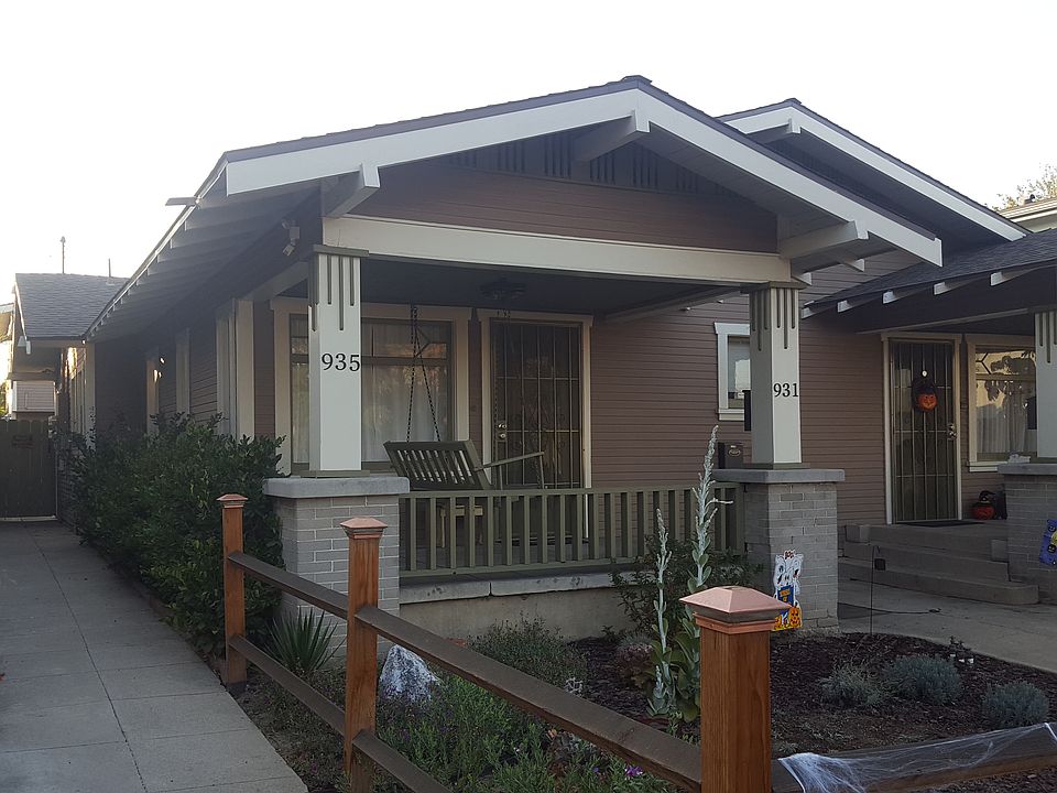 Front of complex, 933 is on the right