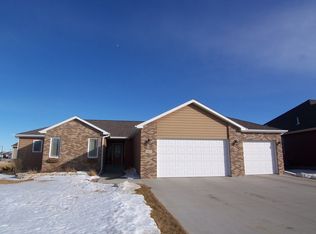 1417 Sheridan Cir, Brookings, SD 57006