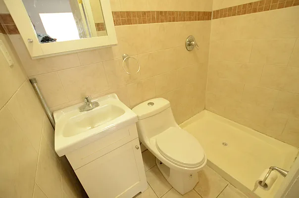 Rented by Miron Realty Group | media 40