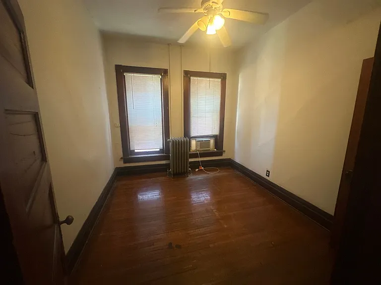 King Ave 222 MLR — Photo 9