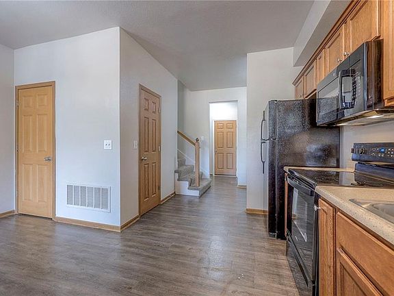 4th image of 10330 Sloan Ave