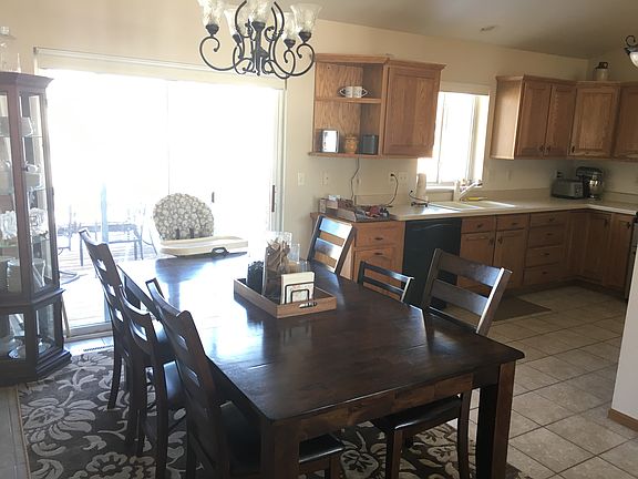 4th image of 328 Ann Dr
