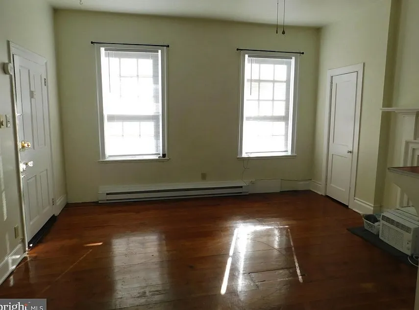 Studio, 600 sqft, $900 — Photo 2