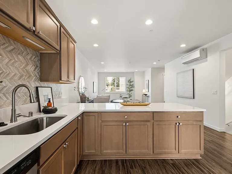 115 SW 181st Pl #C — Photo 7