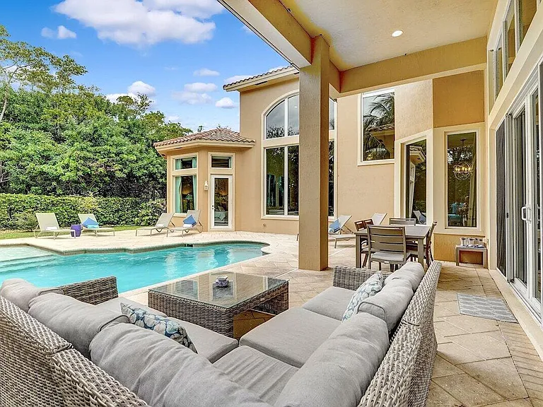 43 Coconut Ln — Photo 4