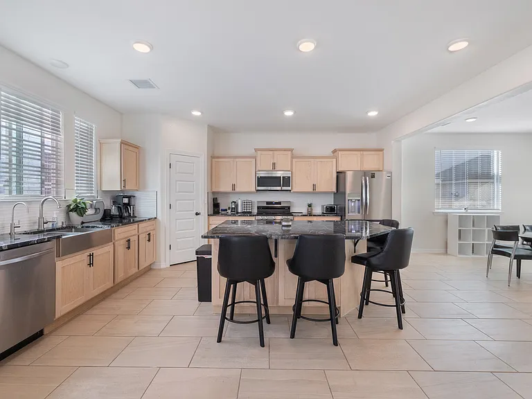 12804 De La Rosa Ave — Photo 12