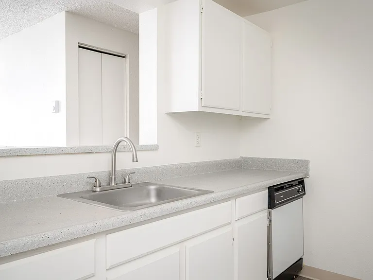 Riverwood Heights | Kitchen