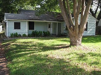 1st image of 2606 S Crockett Dr