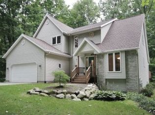 2091 Green Timbers Dr NE, Comstock Park, MI