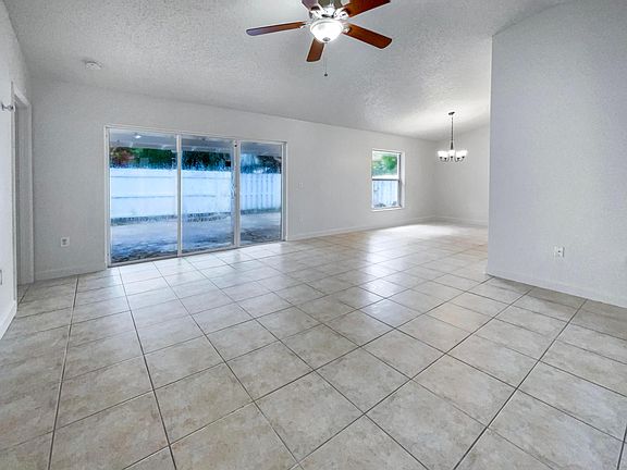 3rd image of 941 SW 88th Avenue