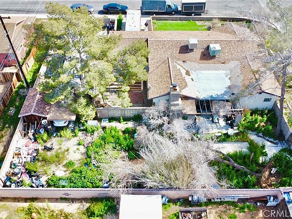 4th image of 135 S Broadway St