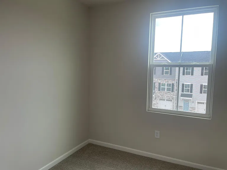 4031 Hemlock Ct — Photo 28
