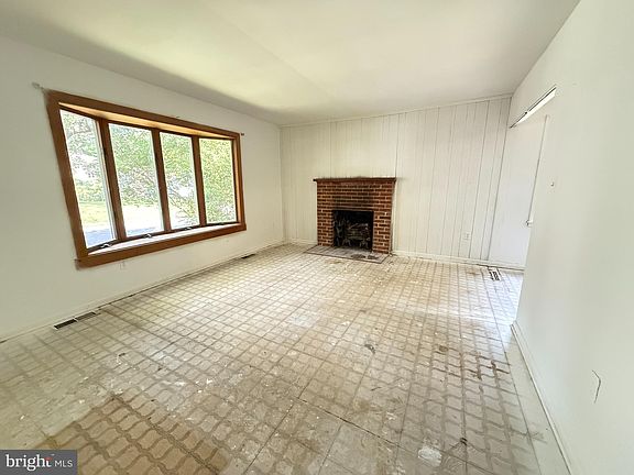 3rd image of 12909 Cohasset Ln