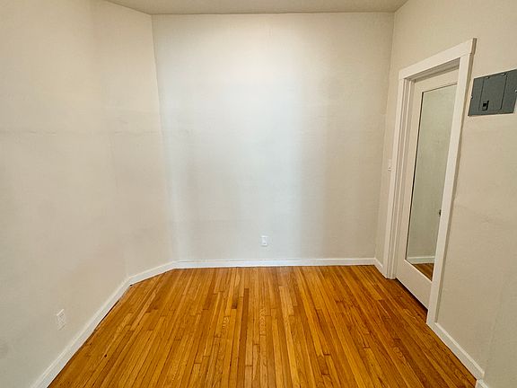 4th image of 940 Bay St APT 10