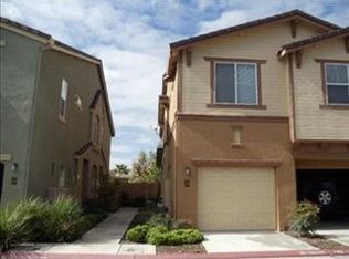 384 N Greco Ln, Clovis, CA