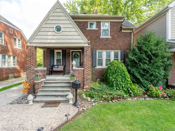 21603 Erben St, Saint Clair Shores, MI 48081