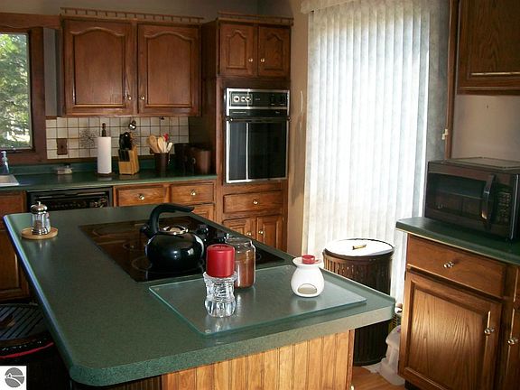 3rd image of 4671 Elm Dr