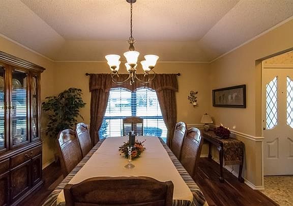 4th image of 1218 Wellington Dr