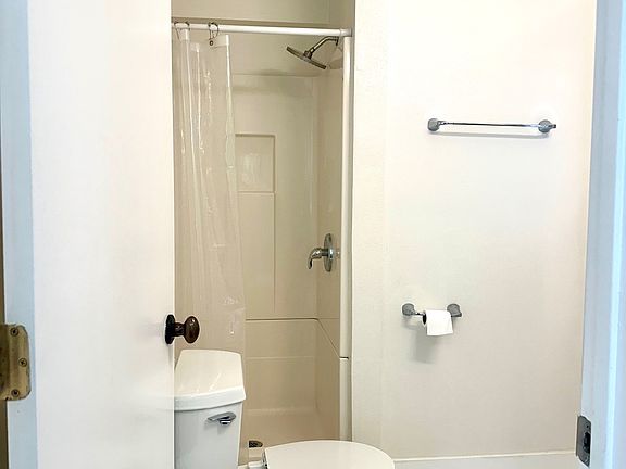 5th image of 203 S Melrose St #B