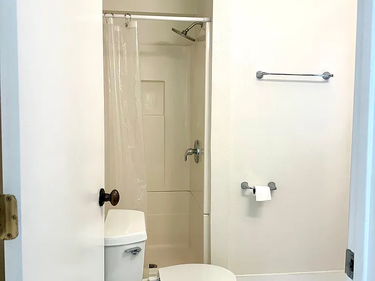 203 S Melrose St #B — Photo 5
