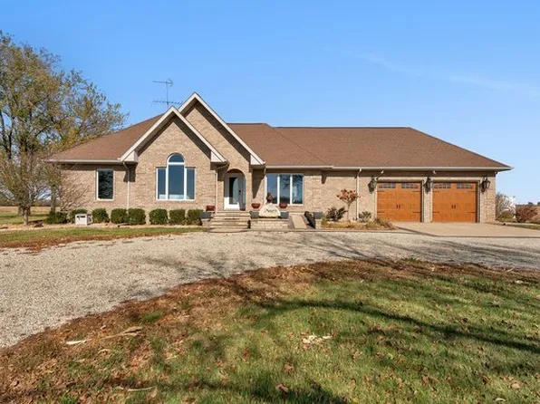 10739 E 3200 North Rd, Blackstone, IL 61313