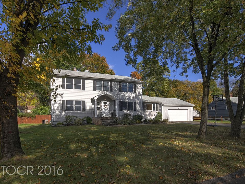 1st image of 127 Alder Dr