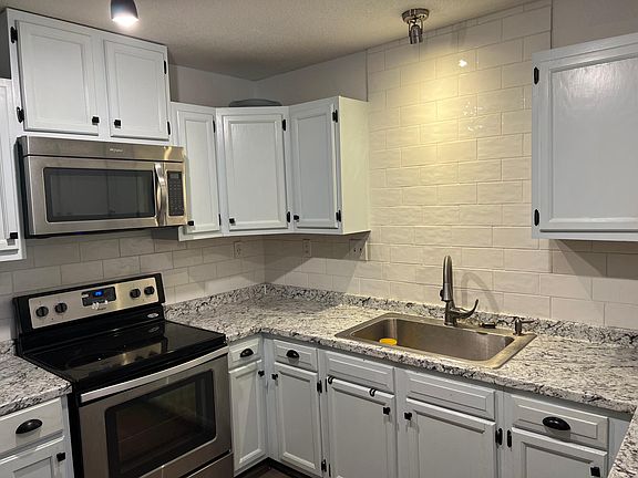 5th image of 16213 Monks Mountain Dr