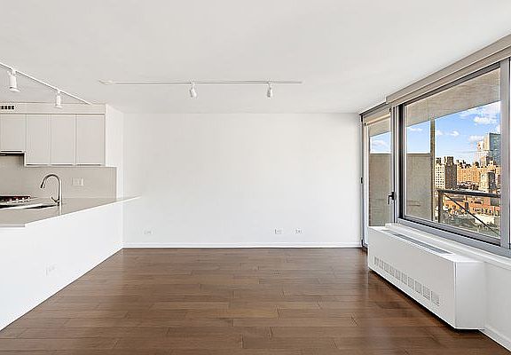 4th image of 270 W 17th St APT 11B