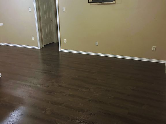4th image of 1008 Turkey Creek Ct