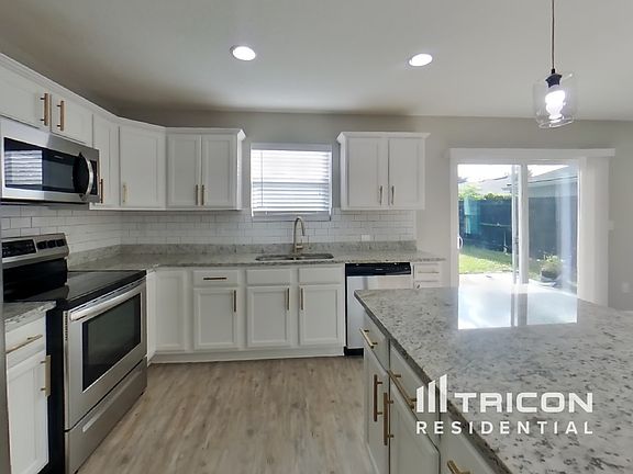 4th image of 7286 Townsend Village Ln