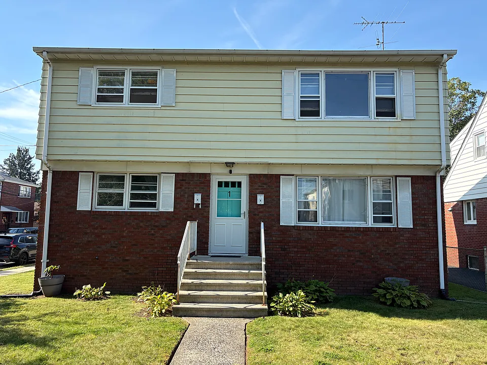 1 Sargeant Ave #2
