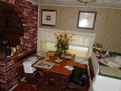 4th image of 1501 Woods Ln