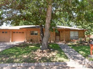 103 Club View Cir, Henrietta, TX 76365