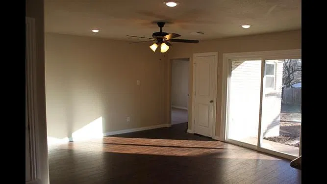3 bed, 1300 sqft, $2,200 — Photo 3