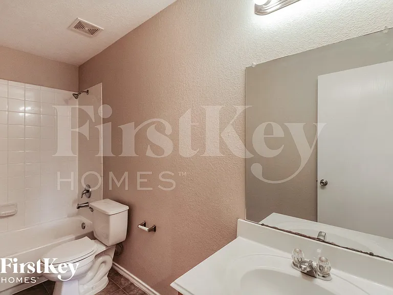 15919 Arapaho Bend Ln — Photo 12