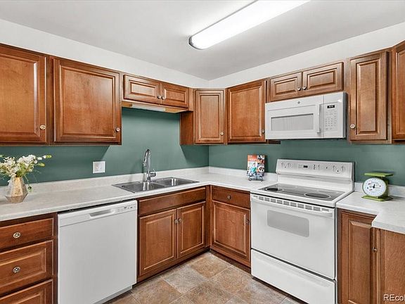 4th image of 620 S Alton Way #2D